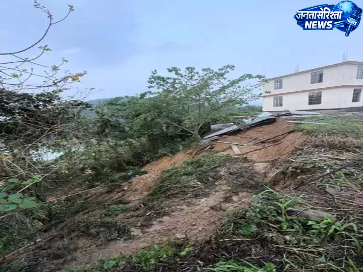 Nagaland: गवर्नमेंट पॉलिटेक्निक दोयांग कैंपस में लैंडस्लाइड से चिंता बढ़ी Nagaland: गवर्नमेंट पॉलिटेक्निक दोयांग कैंपस में लैंडस्लाइड से चिंता बढ़ी