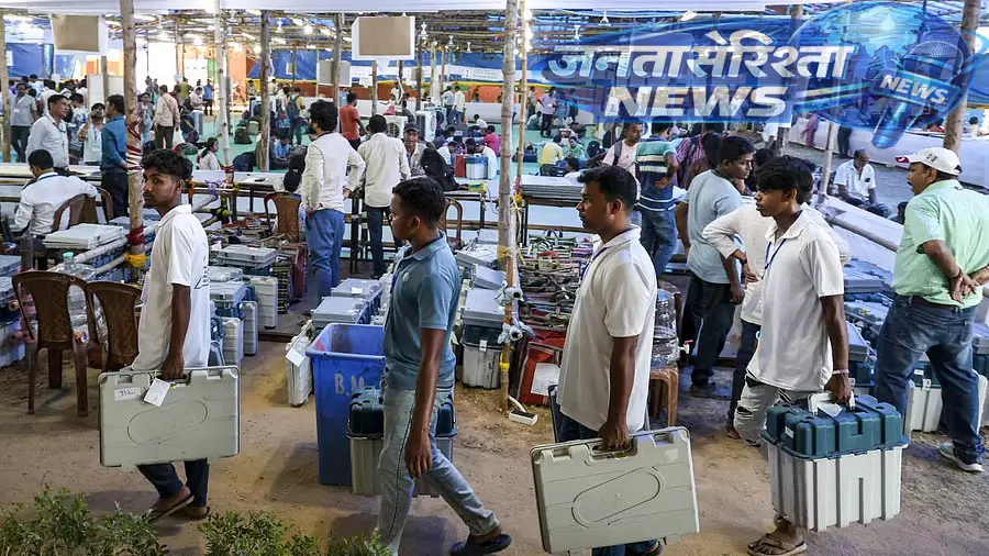 Bengal चुनाव के पहले चरण में 152 विधानसभा सीटों के लिए मतदान जारी Bengal चुनाव के पहले चरण में 152 विधानसभा सीटों के लिए मतदान जारी