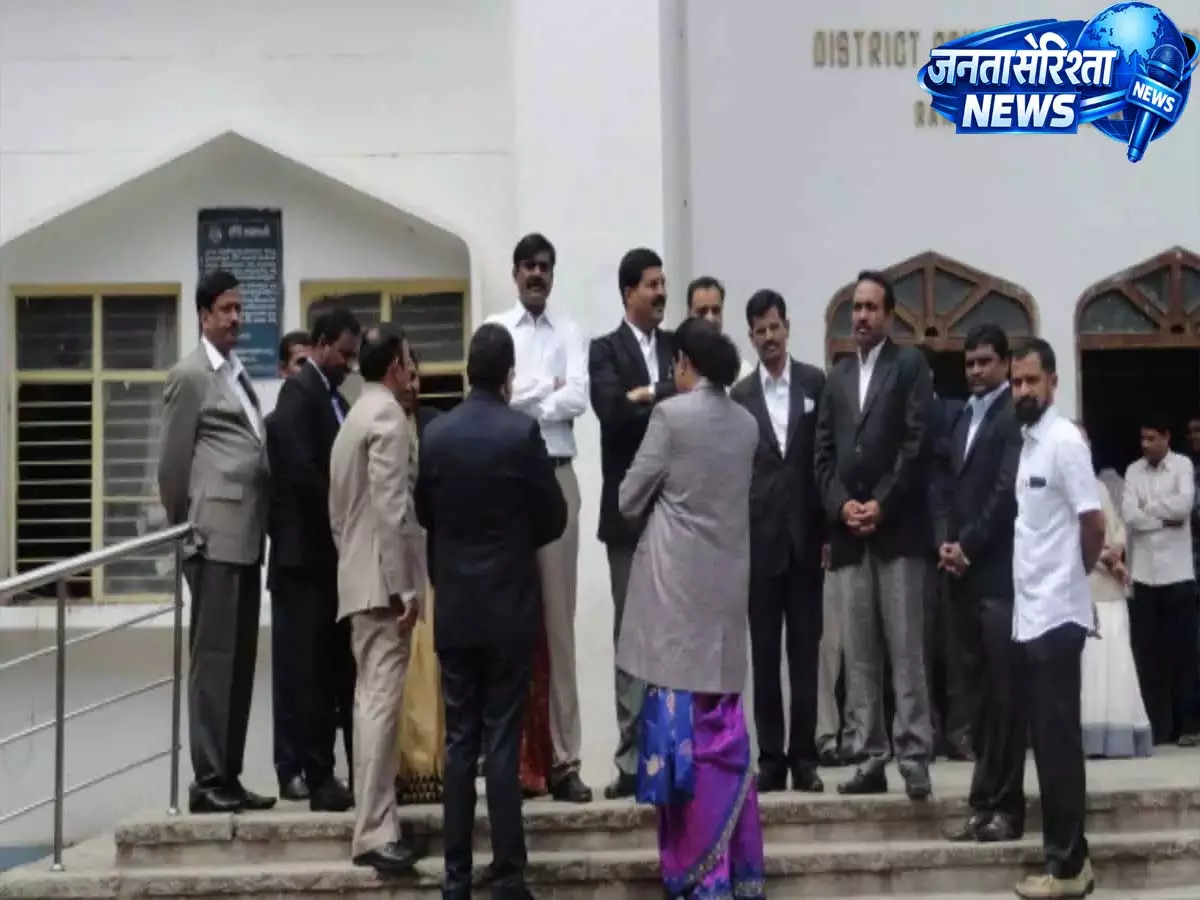 Telangana HC का आदेश: पूर्व जिला अदालत कर्मचारियों को रिटायरमेंट लाभ जारी करने का निर्देश Telangana HC का आदेश: पूर्व जिला अदालत कर्मचारियों को रिटायरमेंट लाभ जारी करने का निर्देश