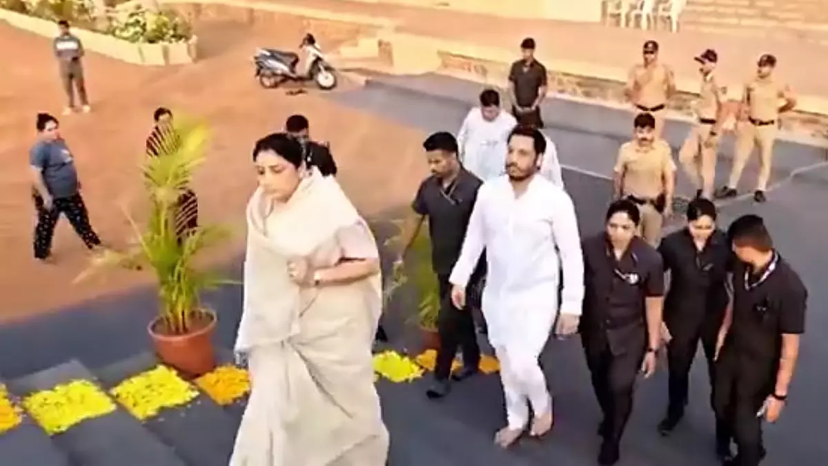 Pune : बारामती उपचुनाव ने पूरे देश का ध्यान खींचा, पवार परिवार चुनाव में एकजुट Pune : बारामती उपचुनाव ने पूरे देश का ध्यान खींचा, पवार परिवार चुनाव में एकजुट