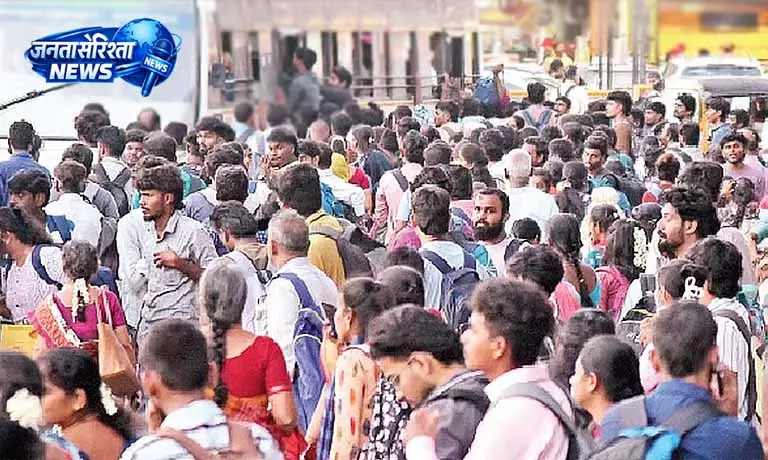 Tamil Nadu में चुनाव के दिन परिवहन संकट, कई यात्री फंसे Tamil Nadu में चुनाव के दिन परिवहन संकट, कई यात्री फंसे