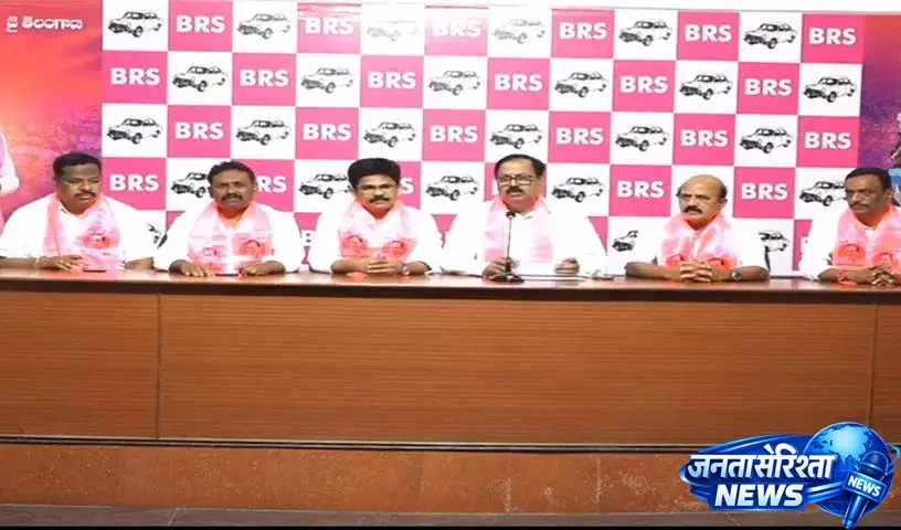 पूर्व चेयरमैन देवीप्रसाद ने RTC को लेकर तेलंगाना सरकार की आलोचना की पूर्व चेयरमैन देवीप्रसाद ने RTC को लेकर तेलंगाना सरकार की आलोचना की