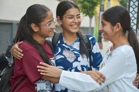 झारखंड बोर्ड के 10वीं का परीक्षाफल जारी, प्रियांशु कुमारी बनीं टॉपर, सीएम सोरेन ने दी बधाई झारखंड बोर्ड के 10वीं का परीक्षाफल जारी, प्रियांशु कुमारी बनीं टॉपर, सीएम सोरेन ने दी बधाई
