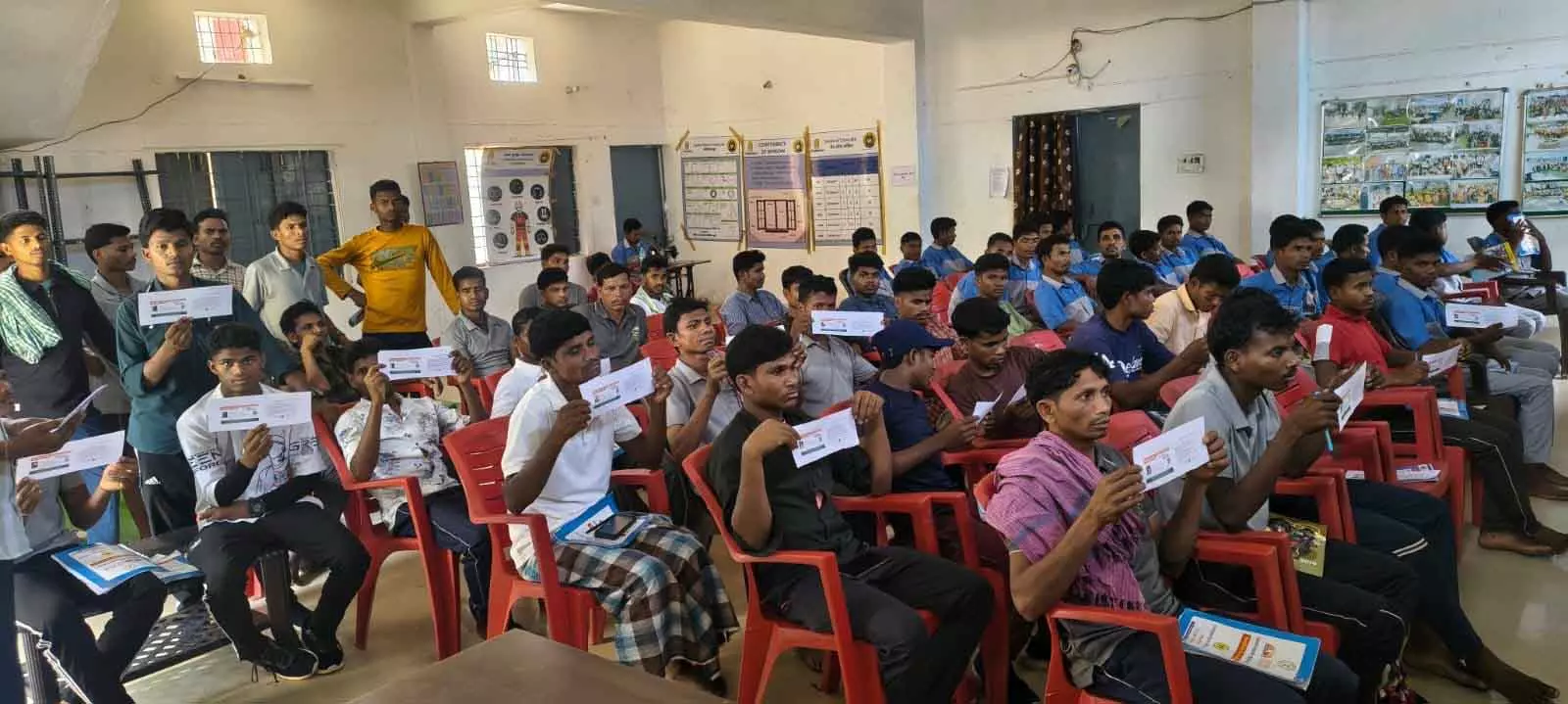CM विष्णुदेव साय की बड़ी पहल : मुख्यधारा में लौटे युवाओं को स्वास्थ्य सुरक्षा और नई उम्मीद CM विष्णुदेव साय की बड़ी पहल : मुख्यधारा में लौटे युवाओं को स्वास्थ्य सुरक्षा और नई उम्मीद