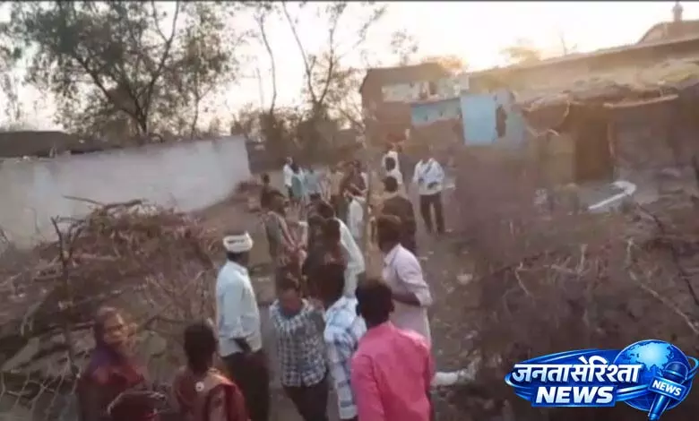 Damoh में बारात के दौरान दलित दूल्हे को घोड़े से घसीटकर पीटा गया Damoh में बारात के दौरान दलित दूल्हे को घोड़े से घसीटकर पीटा गया