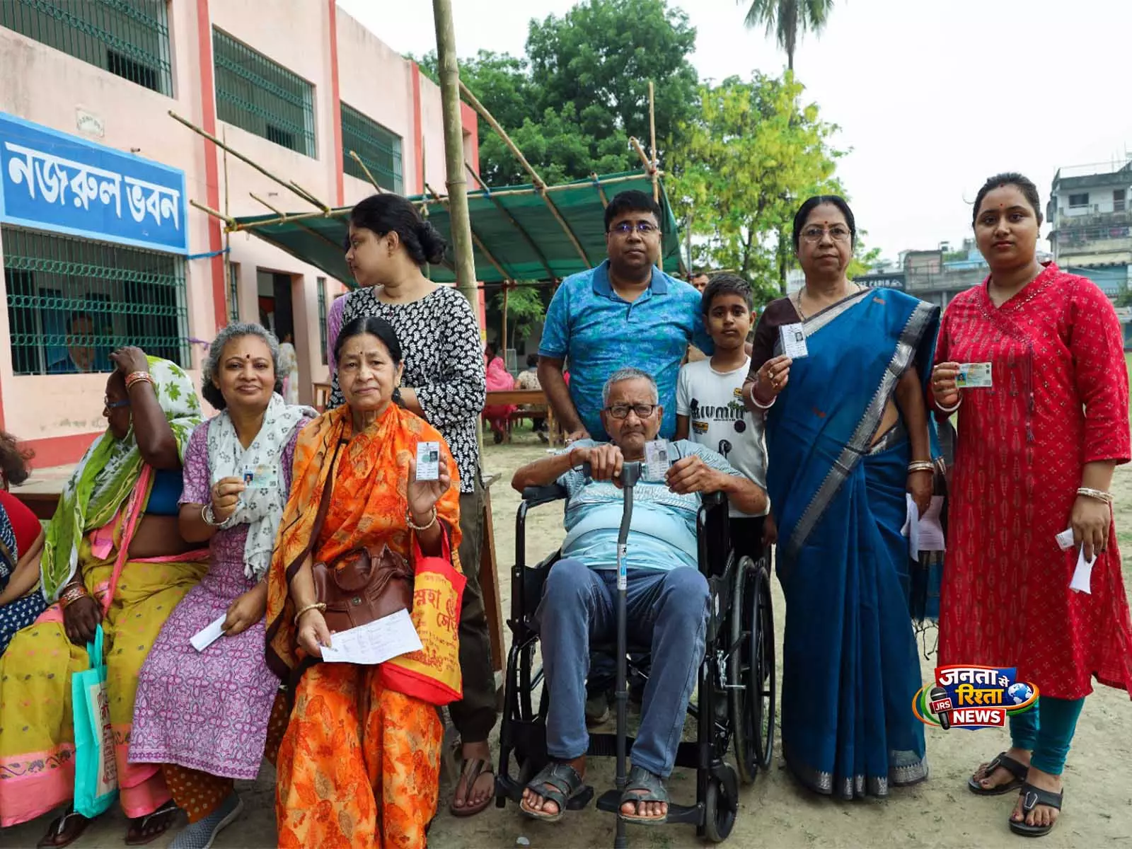 पश्चिम बंगाल में रिकॉर्ड मतदान, Tamil Nadu में भी उच्च मतदान पश्चिम बंगाल में रिकॉर्ड मतदान, Tamil Nadu में भी उच्च मतदान