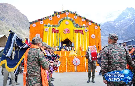 चारधाम यात्रा को बदनाम करने वालों पर एक्शन जारी, हर पोस्ट पर पुलिस की पैनी नजर चारधाम यात्रा को बदनाम करने वालों पर एक्शन जारी, हर पोस्ट पर पुलिस की पैनी नजर