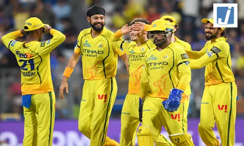 IPL 2026: एमआई पर जीत के साथ पांचवें नंबर पर पहुंची सीएसके, कंबोज के सिर पर सजी पर्पल कैप IPL 2026: एमआई पर जीत के साथ पांचवें नंबर पर पहुंची सीएसके, कंबोज के सिर पर सजी पर्पल कैप