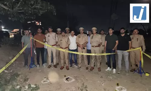 दो लुटेरों को पुलिस ने मुठभेड़ के बाद गिरफ्तार किया, फाइनेंस कर्मियों से की थी दिनदहाड़े लूट दो लुटेरों को पुलिस ने मुठभेड़ के बाद गिरफ्तार किया, फाइनेंस कर्मियों से की थी दिनदहाड़े लूट