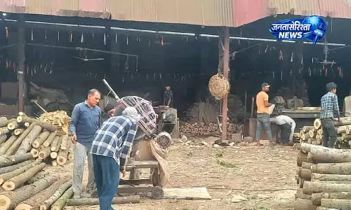 ईरान-अमेरिका तनाव से Yamunanagar के प्लाईवुड उद्योग पर असर ईरान-अमेरिका तनाव से Yamunanagar के प्लाईवुड उद्योग पर असर