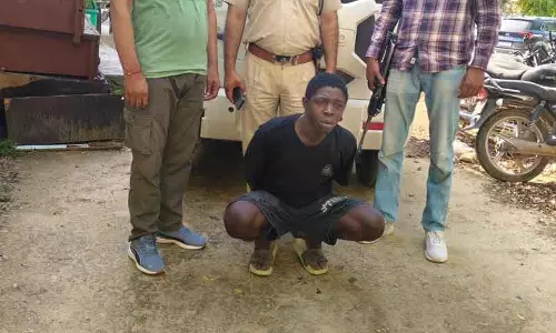 Haryana के महेंद्रगढ़ पुलिस ने 11 ड्रग तस्करों में नाइजीरियाई को गिरफ्तार किया Haryana के महेंद्रगढ़ पुलिस ने 11 ड्रग तस्करों में नाइजीरियाई को गिरफ्तार किया