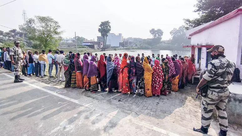 राय : पश्चिम बंगाल में रिकॉर्ड वोटिंग के पीछे एक अजीब पैटर्न राय : पश्चिम बंगाल में रिकॉर्ड वोटिंग के पीछे एक अजीब पैटर्न