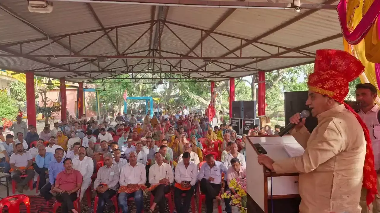 Kathua: भव्य समारोह में शामिल हुए विधायक राजीव जसरोटिया Kathua: भव्य समारोह में शामिल हुए विधायक राजीव जसरोटिया