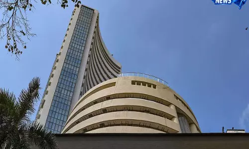 HSBC के बाद जेपी मॉर्गन का बड़ा कदम: भारतीय इक्विटी डाउनग्रेड, युद्ध का असर गहराया HSBC के बाद जेपी मॉर्गन का बड़ा कदम: भारतीय इक्विटी डाउनग्रेड, युद्ध का असर गहराया