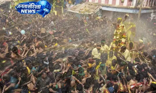 मदुरै कल्लाझगर उत्सव के लिए वैगई बांध से पानी छोड़ा गया मदुरै कल्लाझगर उत्सव के लिए वैगई बांध से पानी छोड़ा गया