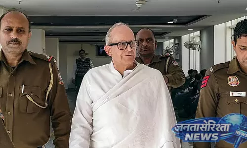 AgustaWestland case : क्रिश्चियन मिशेल की रिहाई याचिका दूसरी बेंच को भेजी गई AgustaWestland case : क्रिश्चियन मिशेल की रिहाई याचिका दूसरी बेंच को भेजी गई