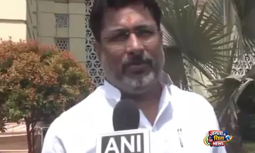 बिहार विधानसभा के फ्लोर टेस्ट से पहले LJP RV के राजू तिवारी ने अपनी ताकत का किया दावा बिहार विधानसभा के फ्लोर टेस्ट से पहले LJP RV के राजू तिवारी ने अपनी ताकत का किया दावा