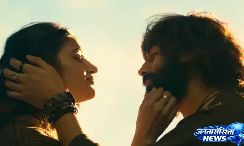 Kartik Aaryan–Sreeleela फिल्म में कोई देरी नहीं, अनुराग बसु ने रिलीज प्लान कन्फर्म किया Kartik Aaryan–Sreeleela फिल्म में कोई देरी नहीं, अनुराग बसु ने रिलीज प्लान कन्फर्म किया