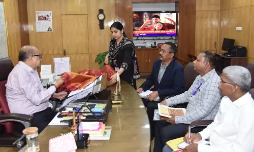 राज्यपाल डेका ने कोसा वस्त्रों के नवाचार और बुनकरों के आर्थिक सशक्तिकरण पर दिया जोर राज्यपाल डेका ने कोसा वस्त्रों के नवाचार और बुनकरों के आर्थिक सशक्तिकरण पर दिया जोर