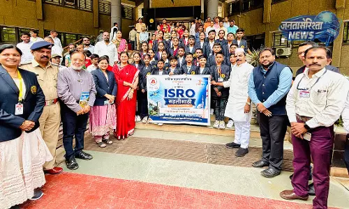 नासिक के 26 म्युनिसिपल छात्रों का ISRO बेंगलुरु दौरा नासिक के 26 म्युनिसिपल छात्रों का ISRO बेंगलुरु दौरा