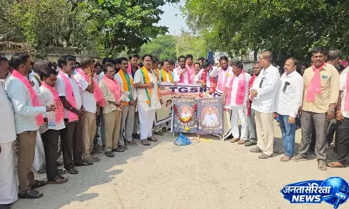 RTC driver शंकर गौड़ की मौत के लिए रेवंत रेड्डी को जिम्मेदार ठहराया जाना चाहिए RTC driver शंकर गौड़ की मौत के लिए रेवंत रेड्डी को जिम्मेदार ठहराया जाना चाहिए