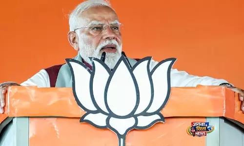 मुंबई के Mankhurd में कबाड़ की दुकानों में आग लगी, किसी के घायल होने की खबर नहीं मुंबई के Mankhurd में कबाड़ की दुकानों में आग लगी, किसी के घायल होने की खबर नहीं