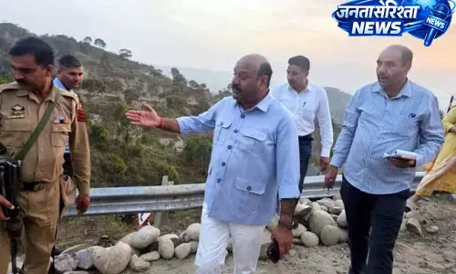 Deputy CM ने रामनगर दुर्घटना स्थल की सुरक्षा व्यवस्था की मांग की Deputy CM ने रामनगर दुर्घटना स्थल की सुरक्षा व्यवस्था की मांग की
