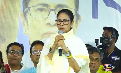 पश्चिम बंगाल की CM ममता बनर्जी ने कहा, वे झाल मुरी का वादा करते हैं, मैं भेलपुरी परोसूंगी