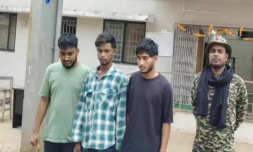 बारात में विवाद के बाद चाकूबाजी, हाफ मर्डर करने वाले 3 नाबालिग सहित 6 गिरफ्तार बारात में विवाद के बाद चाकूबाजी, हाफ मर्डर करने वाले 3 नाबालिग सहित 6 गिरफ्तार