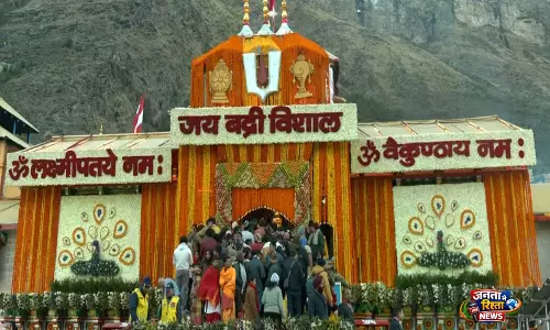 Uttarakhand: उद्योगपति महेंद्र शर्मा ने बद्रीनाथ धाम में बीकेटीसी को 1.01 करोड़ रुपये दान किए