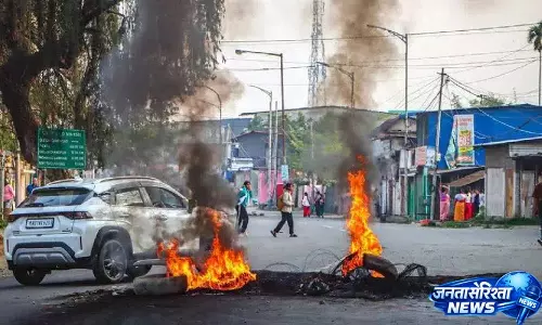 Manipur: उखरुल में कुकी और नागा जनजातियों के बीच झड़प में तीन लोगों की मौत Manipur: उखरुल में कुकी और नागा जनजातियों के बीच झड़प में तीन लोगों की मौत