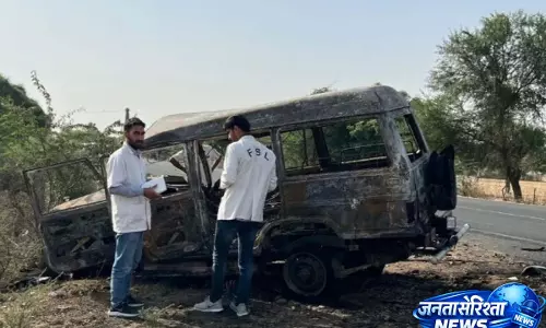 Churu में शादी का माहौल दुखद, सड़क हादसे में चार लोगों की मौत Churu में शादी का माहौल दुखद, सड़क हादसे में चार लोगों की मौत