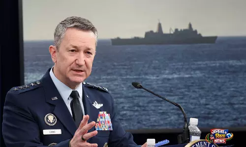 Pentagon ने ईरानी जहाजों और डार्क फ्लीट जहाजों के खिलाफ समुद्री रोक कार्रवाई जारी रखने का वादा किया Pentagon ने ईरानी जहाजों और डार्क फ्लीट जहाजों के खिलाफ समुद्री रोक कार्रवाई जारी रखने का वादा किया