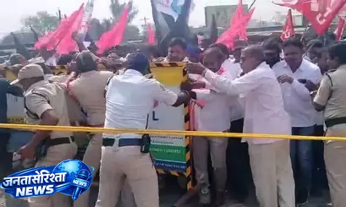 जनगांव RTC डिपो पर धरना, पुलिस से झड़प; ड्राइवर ने आत्महत्या की कोशिश