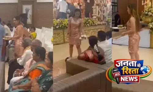 शादी में होवरबोर्ड वेट्रेस का Video वायरल, सोशल मीडिया पर मिली मिली-जुली प्रतिक्रिया