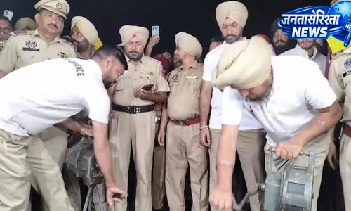 बड़े पैमाने पर मॉक ड्रिल, अमृतसर में ब्लैकआउट एक्सरसाइज; लोगों से सतर्क रहने की अपील बड़े पैमाने पर मॉक ड्रिल, अमृतसर में ब्लैकआउट एक्सरसाइज; लोगों से सतर्क रहने की अपील