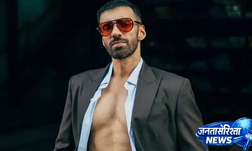 Avinash Tiwary ने 60 साल के बॉलीवुड एक्टर्स के सिक्स-पैक के जुनून की आलोचना की Avinash Tiwary ने 60 साल के बॉलीवुड एक्टर्स के सिक्स-पैक के जुनून की आलोचना की
