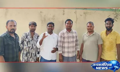 काकतीय यूनिवर्सिटी के स्टूडेंट्स ने RTC वर्कर्स की हड़ताल को सपोर्ट किया काकतीय यूनिवर्सिटी के स्टूडेंट्स ने RTC वर्कर्स की हड़ताल को सपोर्ट किया