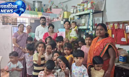 बच्चों के चेहरों पर मुस्कान, कर्मचारियों का जन्मदिन बना यादगार बच्चों के चेहरों पर मुस्कान, कर्मचारियों का जन्मदिन बना यादगार