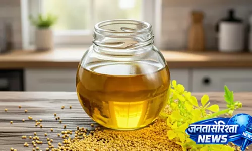 मोटापा और बीमारियों की जड़ है अधिक तेल का सेवन, छोटी आदतों से पाएं बड़ा बदलाव