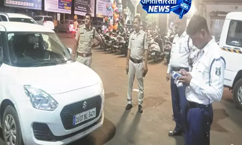 ट्रैफिक पुलिस का सख्त एक्शन, 110 दिनों में 4586 चारपहिया वाहन चालकों पर कार्रवाई ट्रैफिक पुलिस का सख्त एक्शन, 110 दिनों में 4586 चारपहिया वाहन चालकों पर कार्रवाई