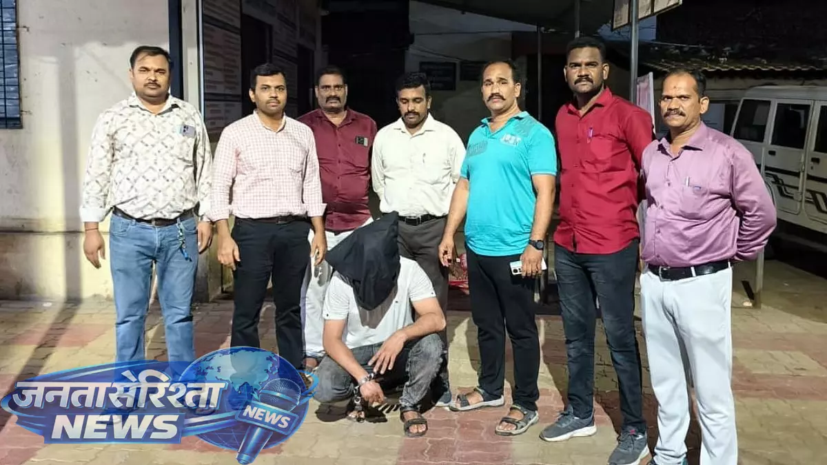 Uber ड्राइवर से दिनदहाड़े लूट का मामला, आज़ाद मैदान पुलिस ने 24 घंटे में आरोपी को दबोचा Uber ड्राइवर से दिनदहाड़े लूट का मामला, आज़ाद मैदान पुलिस ने 24 घंटे में आरोपी को दबोचा