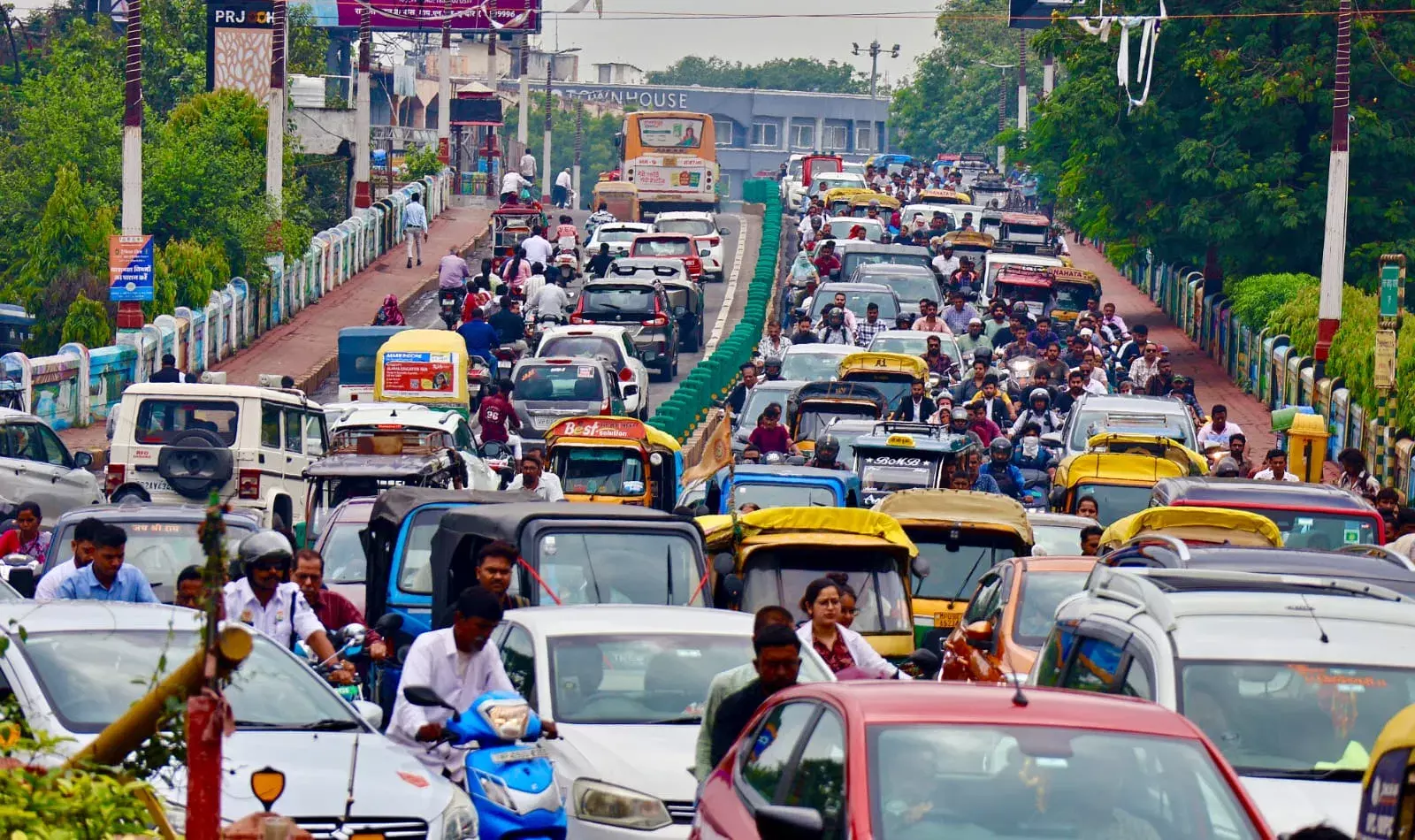 Indore: इंदौर ट्रैफिक जाम अपडेट, चाणक्यपुरी में खुदाई कार्य जल्द पूरा करने का अल्टीमेटम Indore: इंदौर ट्रैफिक जाम अपडेट, चाणक्यपुरी में खुदाई कार्य जल्द पूरा करने का अल्टीमेटम