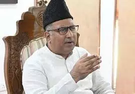 Jammu: घर न मिलने पर भड़के सांसद, साजिश का आरोप Jammu: घर न मिलने पर भड़के सांसद, साजिश का आरोप