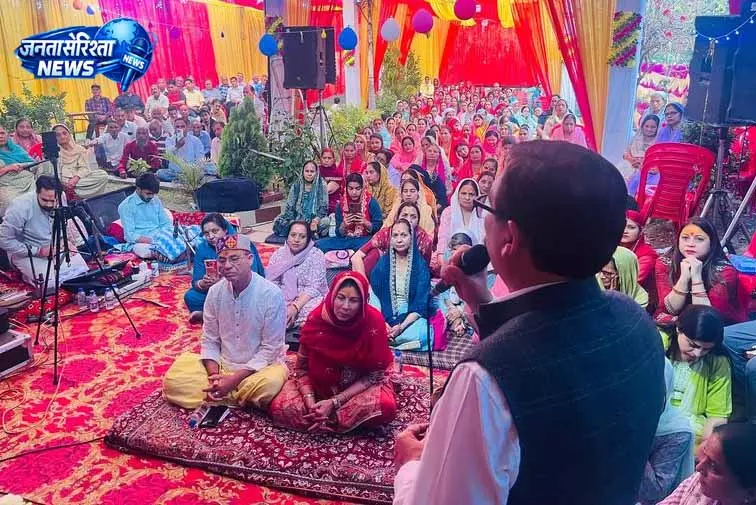 Himachal में 5 लाख नौकरियों का वादा अधूरा, विपिन सिंह परमार ने सरकार को घेरा Himachal में 5 लाख नौकरियों का वादा अधूरा, विपिन सिंह परमार ने सरकार को घेरा