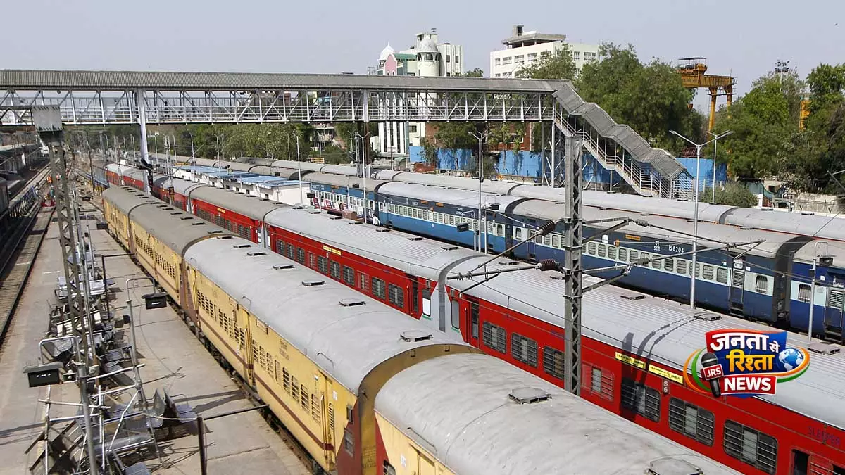 Indian Railways भीड़ कम करने और कनेक्टिविटी बेहतर करने के लिए चलाएगा18,262 समर स्पेशल ट्रेन ट्रिप Indian Railways भीड़ कम करने और कनेक्टिविटी बेहतर करने के लिए चलाएगा18,262 समर स्पेशल ट्रेन ट्रिप