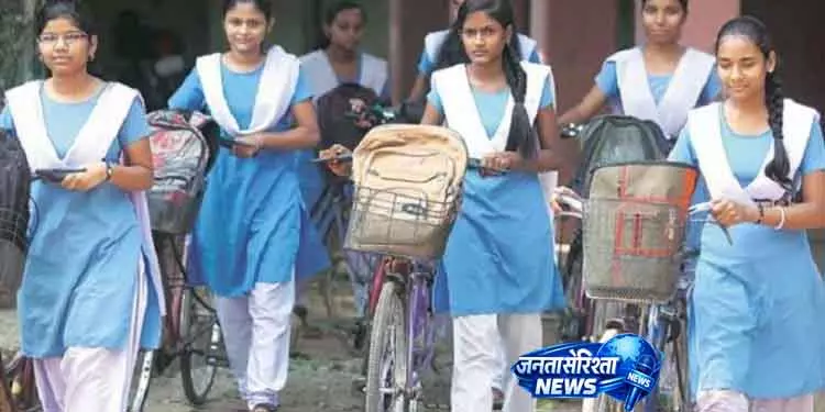 Odisha में गर्मी की लहर के बीच गर्मियों की छुट्टियां जल्दी घोषित Odisha में गर्मी की लहर के बीच गर्मियों की छुट्टियां जल्दी घोषित