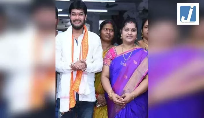 ड्राइवर की हत्या के मामले में गवाहों को धमकाने के आरोप में MLC गिरफ्तार ड्राइवर की हत्या के मामले में गवाहों को धमकाने के आरोप में MLC गिरफ्तार
