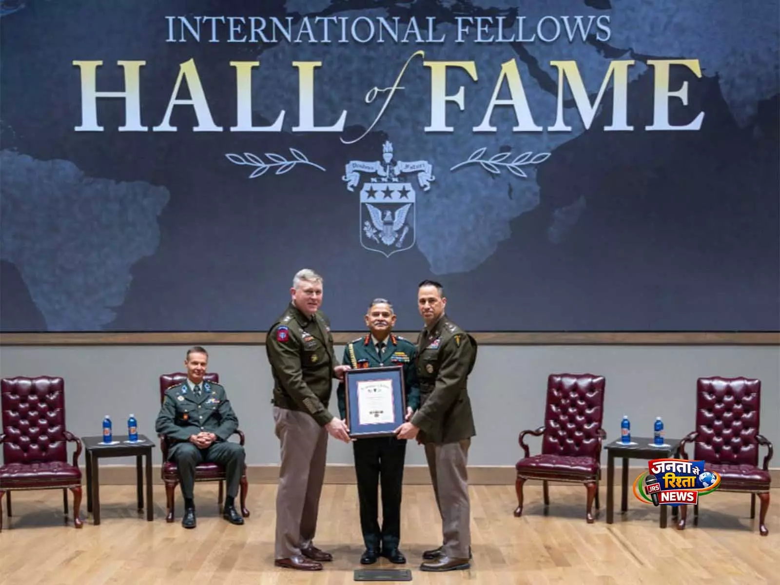 COAS जनरल द्विवेदी को US आर्मी वॉर कॉलेज इंटरनेशनल हॉल ऑफ़ फ़ेम में शामिल किया गया COAS जनरल द्विवेदी को US आर्मी वॉर कॉलेज इंटरनेशनल हॉल ऑफ़ फ़ेम में शामिल किया गया
