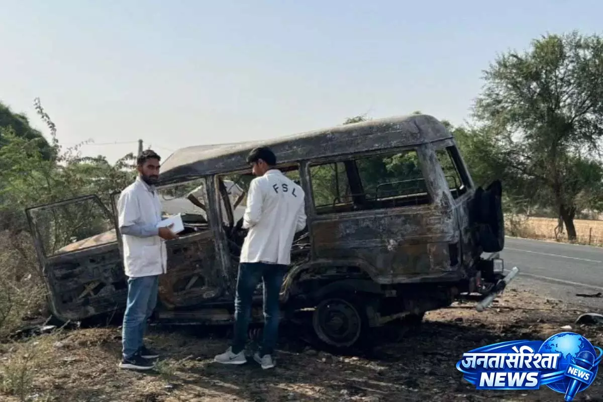 Churu में शादी का माहौल दुखद, सड़क हादसे में चार लोगों की मौत Churu में शादी का माहौल दुखद, सड़क हादसे में चार लोगों की मौत